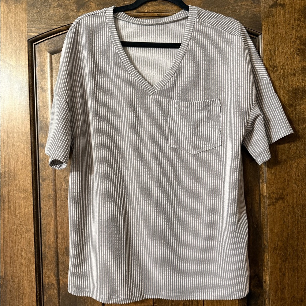 Men's Gray V-Neck Ribbed Shirt
